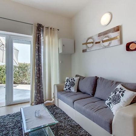 Beautiful Apartments Ksenija Mali Losinj Room photo
