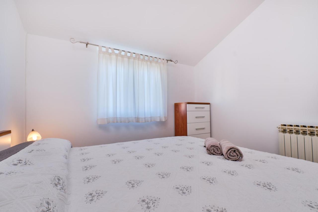 Beautiful Apartments Ksenija Mali Losinj Exterior photo