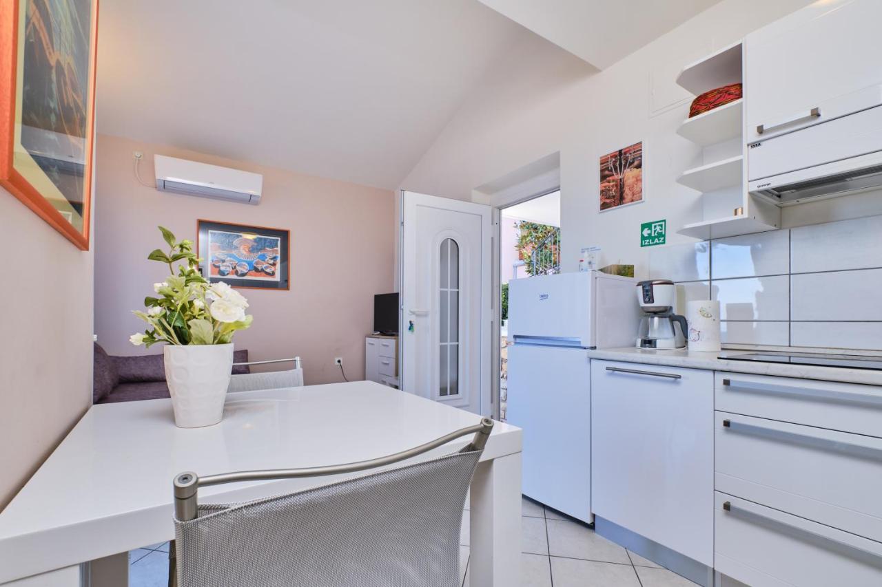 Beautiful Apartments Ksenija Mali Losinj Exterior photo
