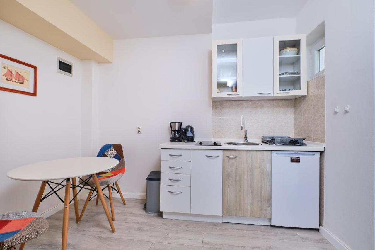 Beautiful Apartments Ksenija Mali Losinj Exterior photo